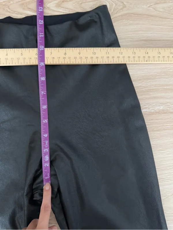 COMMANDO Medium FAUX LEATHER CROP FLARE LEGGING BLACK Office Career - Image 5