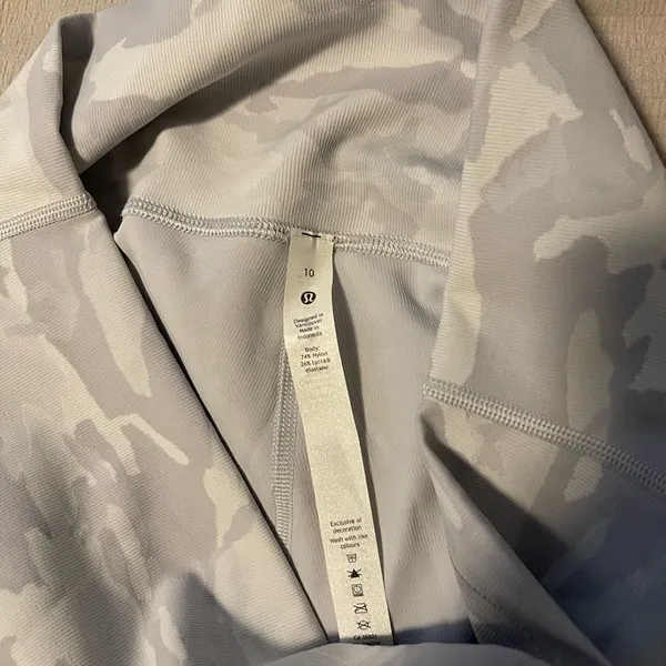 Lululemon Wunder Under Short‎ 10" Incognito Camo Jacquard Alpine White Starlight - Image 5