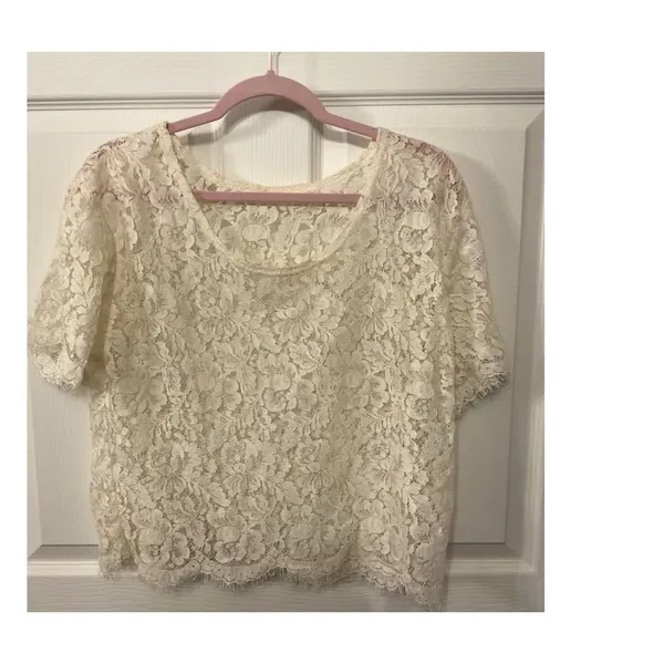 NWOT Boutique Ivory Floral Lace Crop Top Women's Short Sleeve Romantic(Approx M) - Image 2