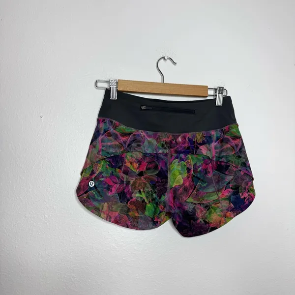 Lululemon Vivid Floral Tone Multi / Graphite Grey‎ Speed Up Mid-Rise Lined Short - Image 2