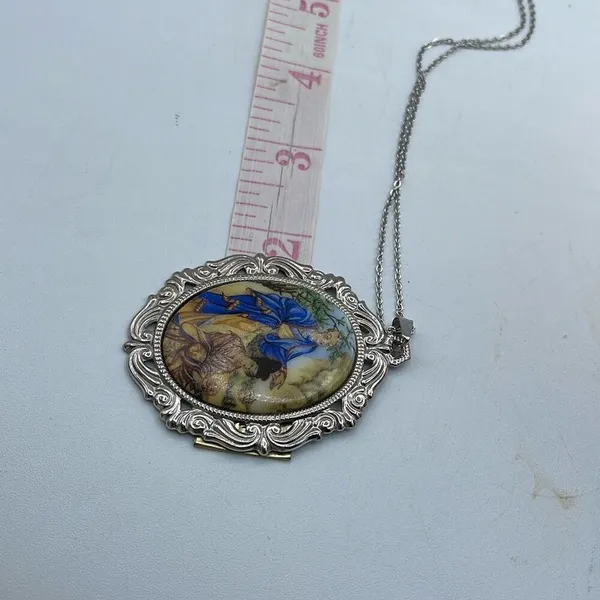 Vintage Asian themed ornate framed large pendant necklace. - Image 6