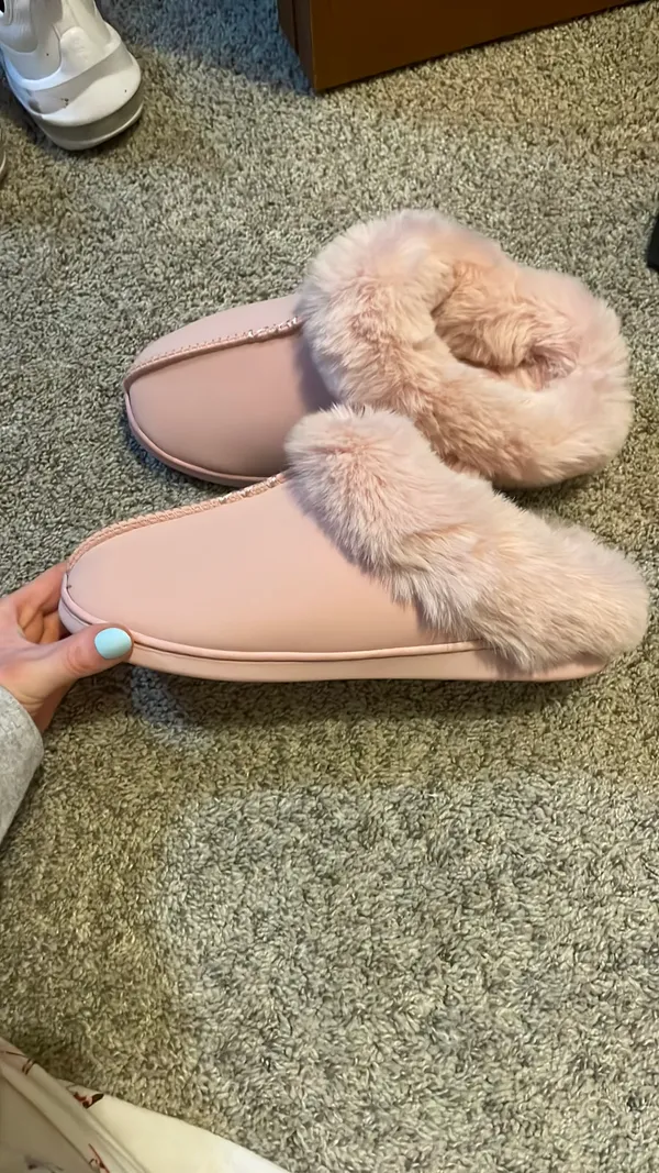 Lauren Conrad Pink Slippers - Image 4