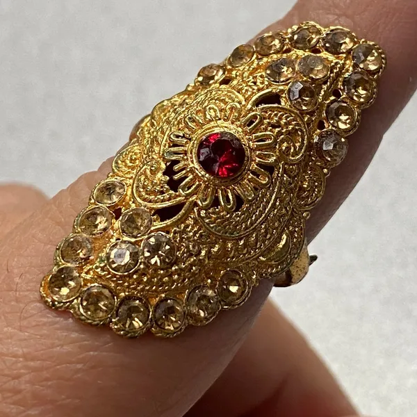 Vintage Ornate Wide Gold Tone Filigree Statement Ring Red Gemstone Adjustable - Image 6