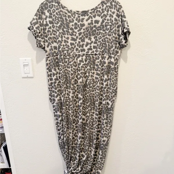 VICI Leopard‎ Print V-Neck Dress size Small - Image 4