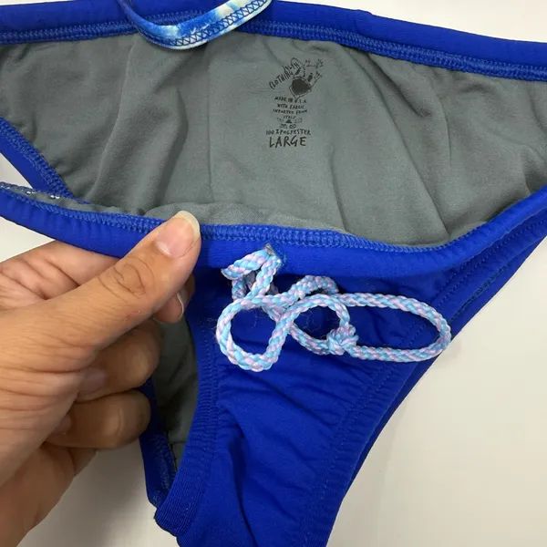 Jolyn X Mallyce Matching Bikini Set Top Small, Bottom Large - Image 3