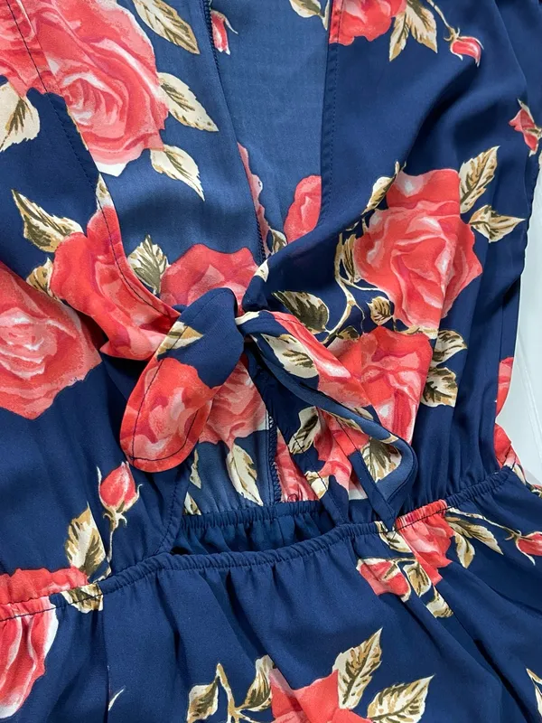June & Hudson Floral Tie Front‎ Cutout Midi Dress Navy Rose Print Size Large - Image 4