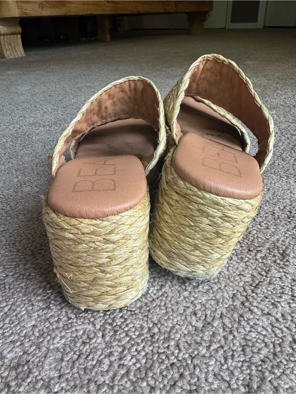 Beach by Matisse Raffia Platform Sandals Sz 8 Tan - Image 4