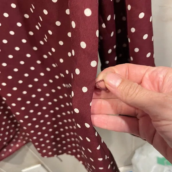 Cute maroon polka dot skinny tie waist Motherhood Maternity tunic blouse work - Image 6
