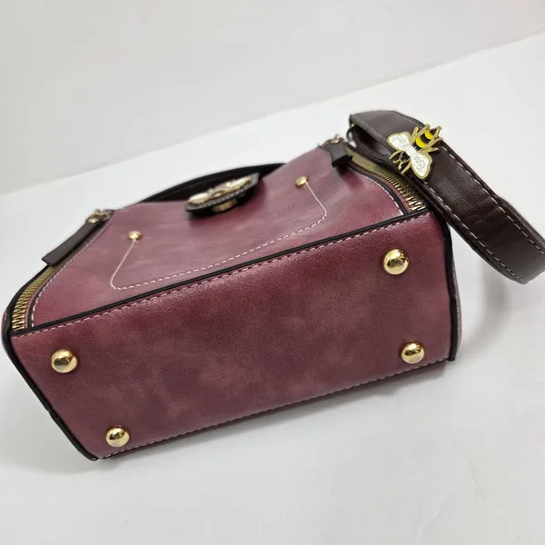 Chic Bumblebee Faux‎ Leather Handbag / Crossbody - Image 2