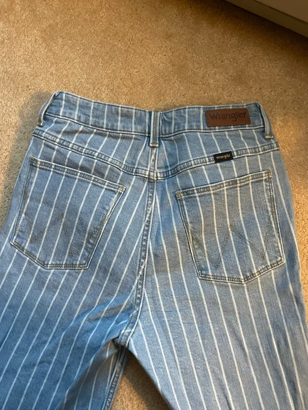 Wrangler High-Rise Rodeo Straight Crop Jeans - Image 5