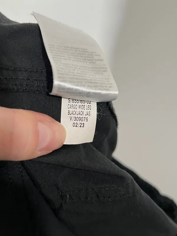 Old Navy Wide Leg Mid Rise Cargo Pants Size S Baggy Black Pants - Image 9