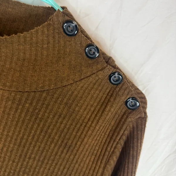 Sanctuary Woman’s Brown Ribbed Mock Neck Sweater with Button Detail — Size XL - Image 4