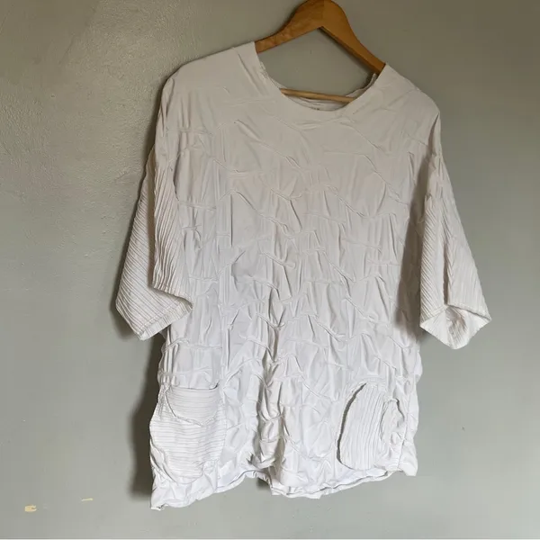 27 Aug A.M. Textured White Oversized Tunic Top – Size X-Large. ONE OF A KIND - Image 4