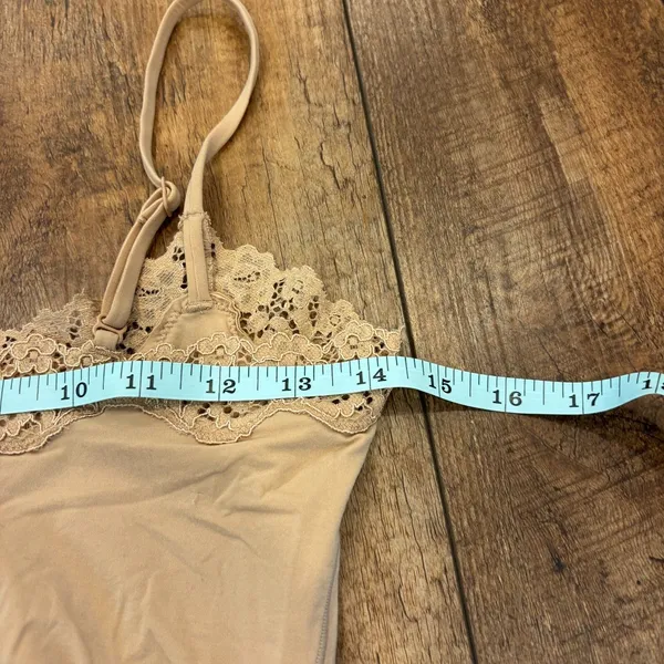 NWT SKIMS Fits Everybody Lace Cami Bodysuit Thong Snap Women's Size M - Clay Tan - Image 5