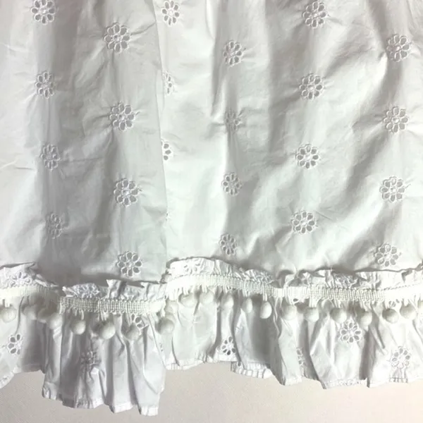 J. Crew white eyelet pompom sleeveless top size medium NWT - Image 4