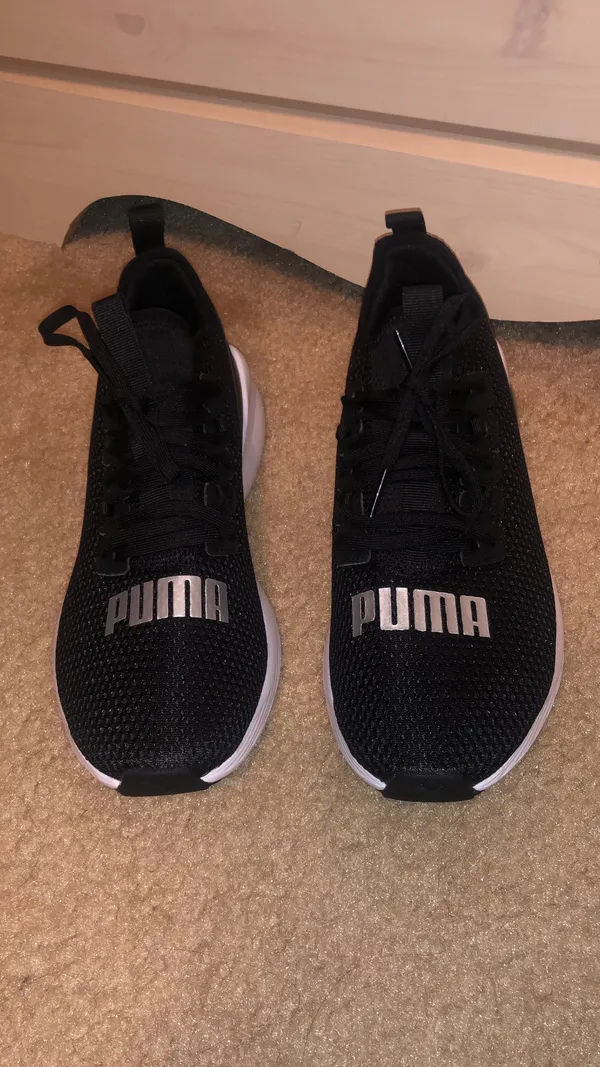Sneaker Size 8 - Image 3