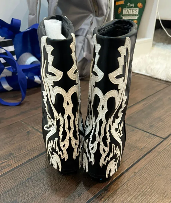 Akira Ankle Boots - Image 2
