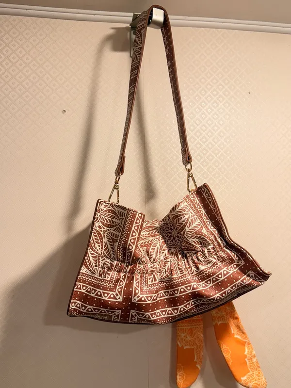 NWOT Free People Brown Bandana-Print Shoulder Bag with Orange Scarf Tie - Image 4