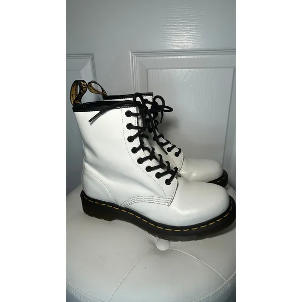 Dr. Martens 1460 Combat‎ Boot 8 White Smooth Leather Lace Up Yellow Stitching - Image 3