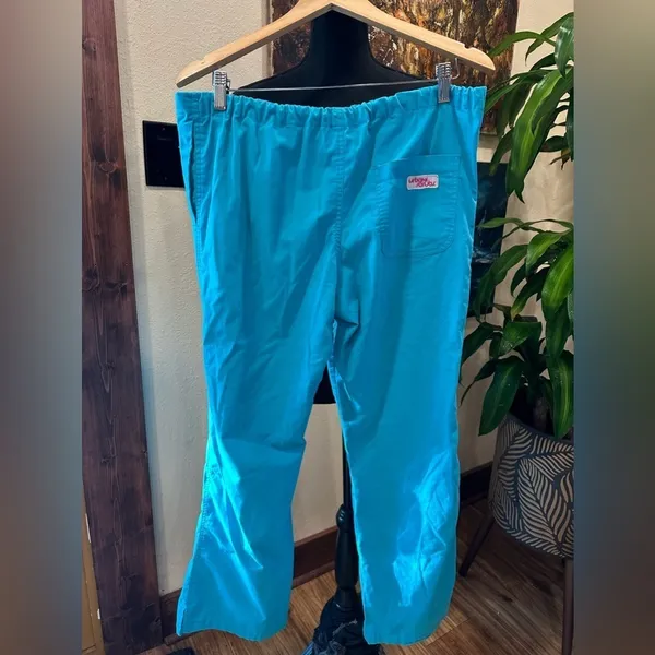 EUC Urbane Scrubs Glacier Relaxed Drawstring Pants Size S. - Image 2