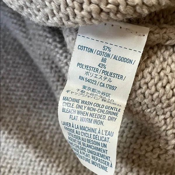 Old Navy Women's Light Gray Turtleneck Sweater - Image 8