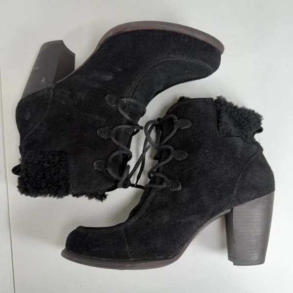 UGG 10 Analise Ankle Boots Black Suede Shearling Lace Up Stacked Heel Booties - Image 2