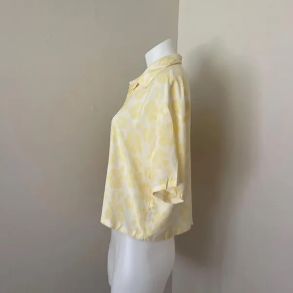 Forever 21 Hawaiian Hibiscus Cropped Button Down Shirt, Medium - Image 3