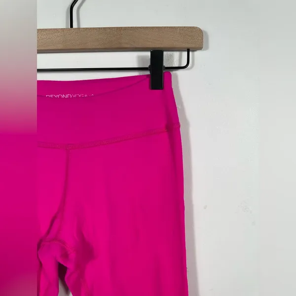 Beyond Yoga Pink High Rise Leggings‎ Size Small Cropped Yoga Activewear - Image 5
