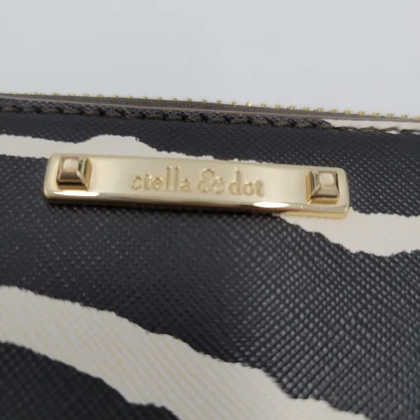 Stella & Dot Women's Wallet OS Black Zebra Print Clutch Wristlet Zip Closure - Image 4