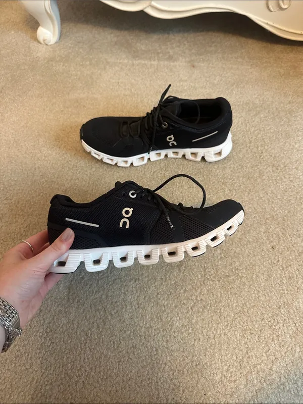 On Women's Black Athletic Running Shoes with White Sole - Image 3