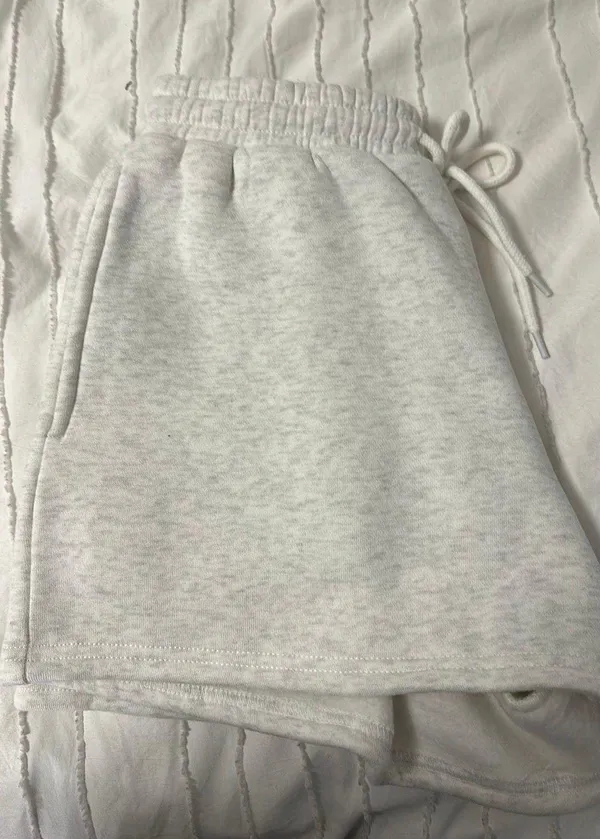 white fox shorts  - Image 3
