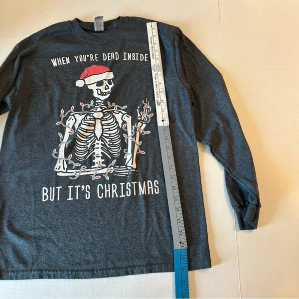 Gildan Gray Long Sleeve Shirt Holiday Skeleton size Medium - Image 5