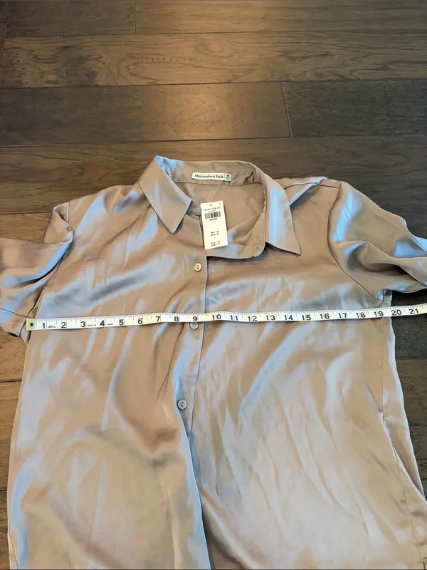 New With Tags Abercrombie & Fitch Satin Shirt Sz M - Image 5