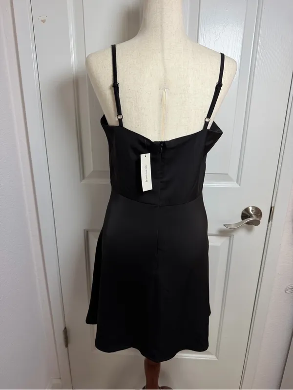 Francesca’s Studio 19 Black Square - Image 3