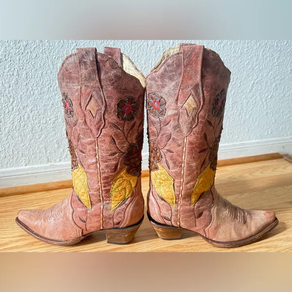 Corral Vintage Distressed Women's Daisy Overlay Cowgirl Boot Snip Toe Size 6 1/2 - Image 16