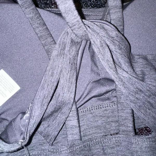 Butter core twist sports bra - Image 7