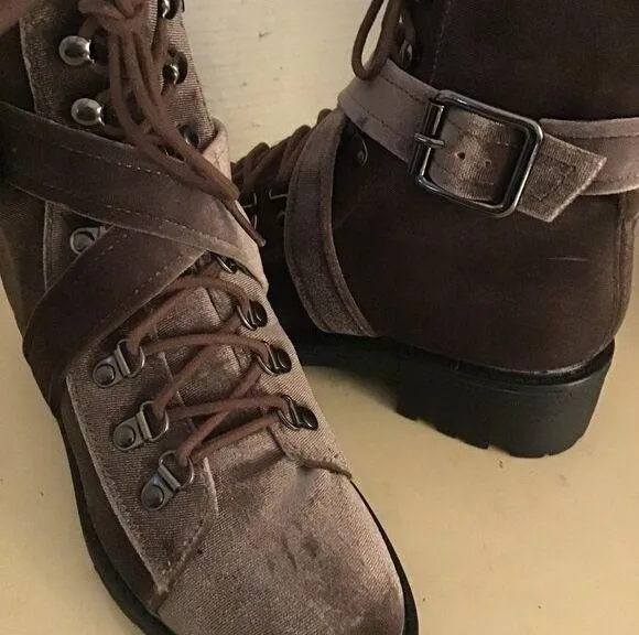 Steve Madden women velvet combat Extreme boots US 6 - Image 2