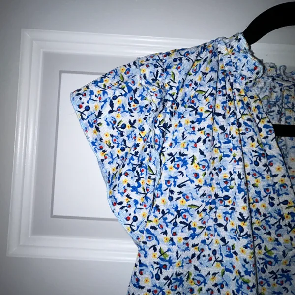 MELLODAY Ditsy Floral Print Ruffle Cap Sleeves Split Neckline Blouse Top - Image 3
