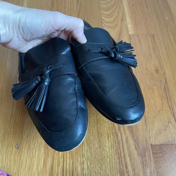 **SOLD** Sam Edelman Black Leather Almond Toe Tassel Mules Loafers sz 8.5 - Image 5