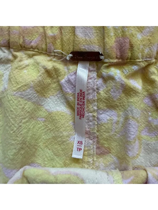 Free People Palo Duro Relaxed Shorts Retro Floral Yellow Women's Size XS - Image 4