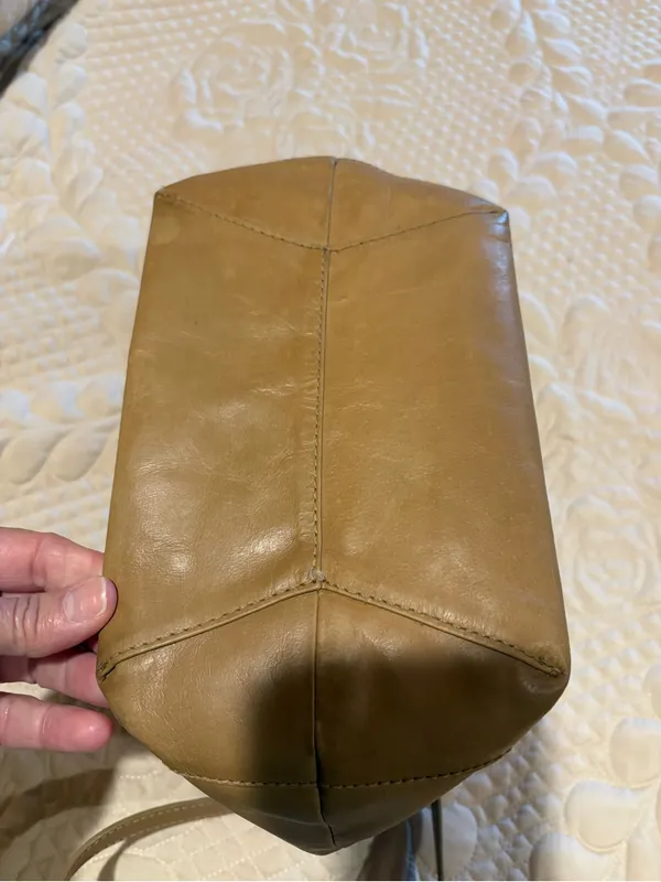 Lucky Brand leather crossbody bag soft tan/beige leather - Image 8