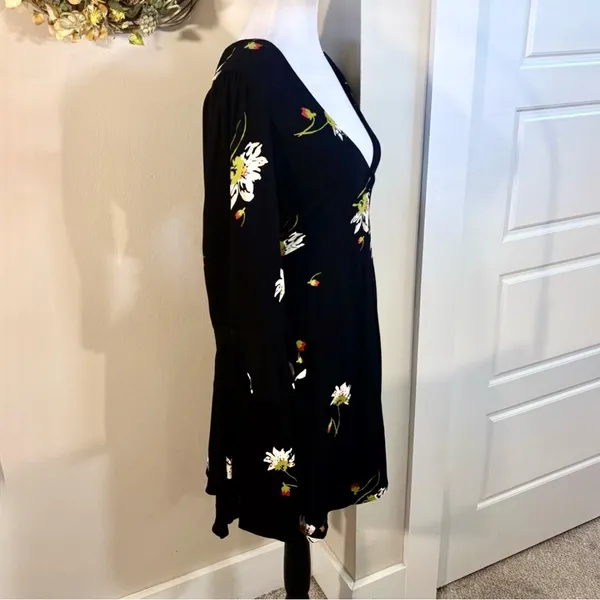 Free People Time On My Side Floral Wrap Mini Dress Black 3/4 Sleeve Sz M💚 - Image 4