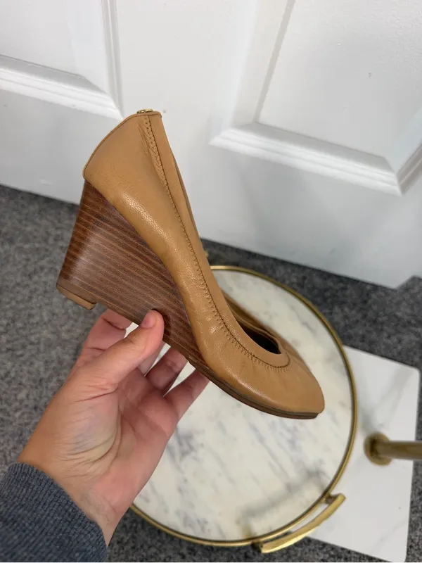 Tory Burch Sz 6.5 Tan Leather Peep Toe Wedge Pumps Heels - Image 3