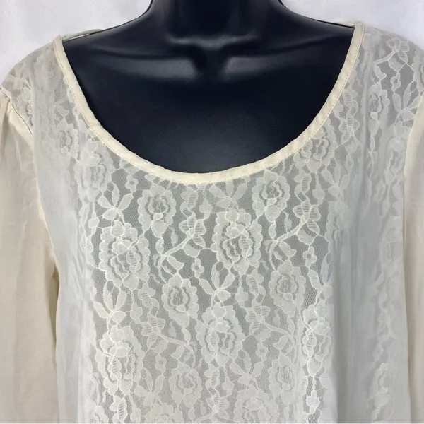 Altar'd State Cream Ivory Sheer Floral Lace Top Scoop Neck Size Medium‎ V Back - Image 2