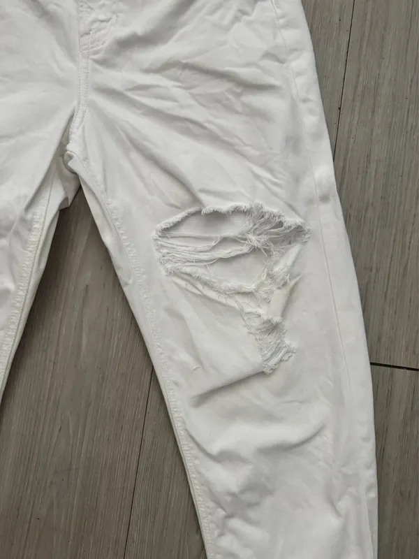 American Eagle Jeans - Image 4