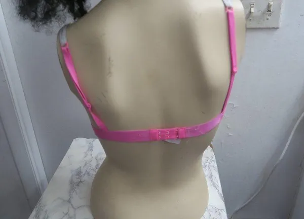 PINK Victoria's Secret lace trimmed triangle bra in white and pink size medium. - Image 11