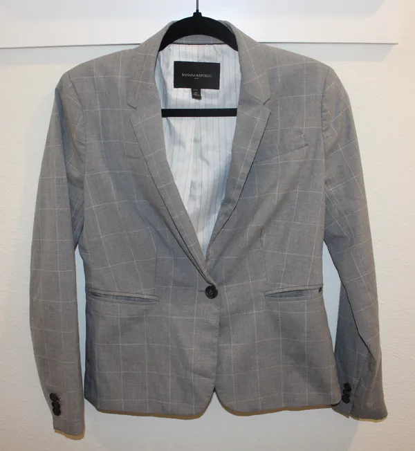 Banana Republic Suit - Image 2