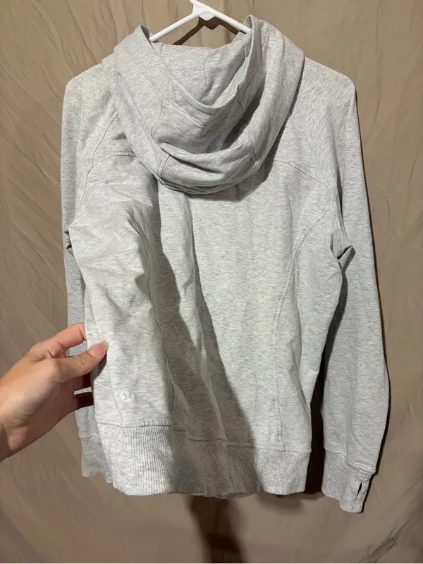 Lululemon Scuba Pullover
Heathered Core Ultra Light Grey - Image 3