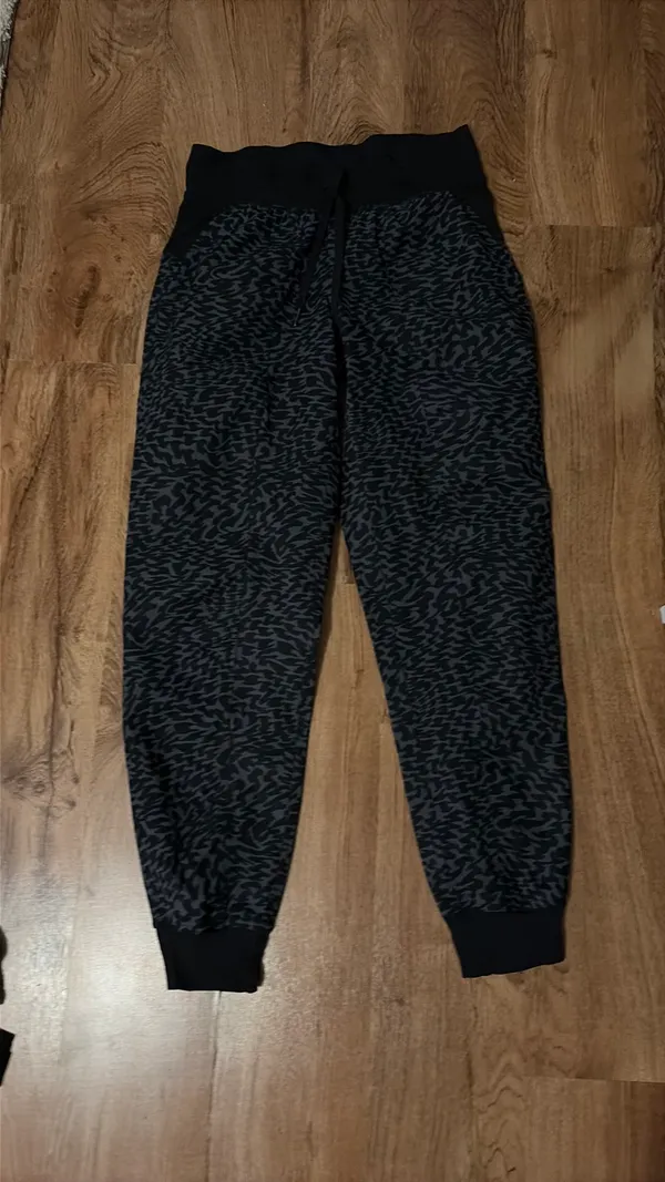 Lululemon Dance Studio Joggers - Image 2