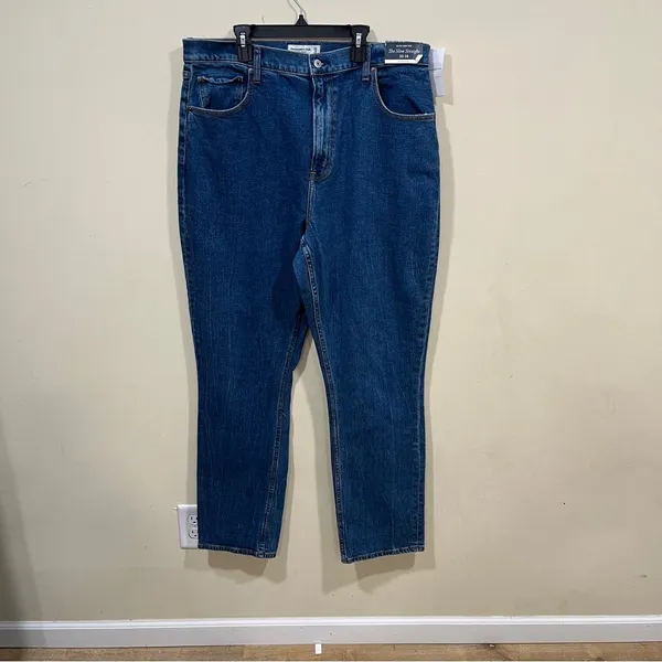 NWT Abercrombie&Fitch Comfort Stretch Curve Ultra High Rise 90s slim Straight 16 - Image 2